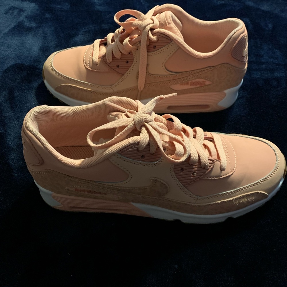 AUTHENTIC NIKE AIRMAX